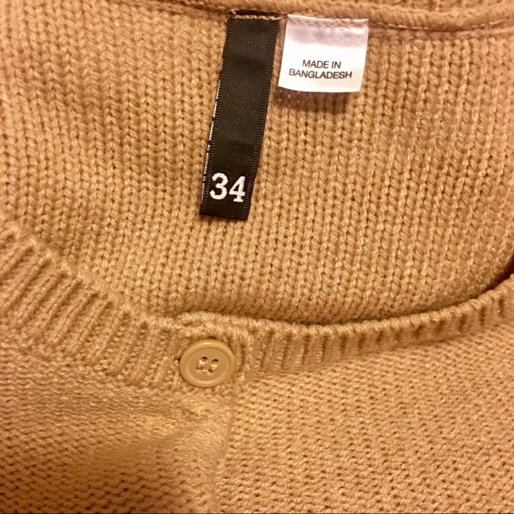 3/$12💜Cropped Cardigan - Picture 3 of 7